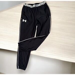 Under Armour Black Joggers with White Trim Girls (6)